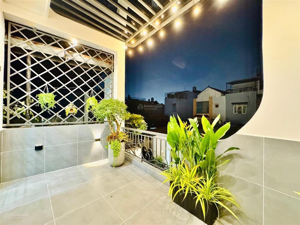 Nhà đẹp 59.2m2 sát chợ gò vấp  lý thường kiệt, gò vấp. giá 3 tỷ 820. shr, hẻm ô tô 4.5m thông