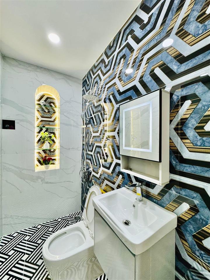 Nhà đẹp 59.2m2 sát chợ gò vấp  lý thường kiệt, gò vấp. giá 3 tỷ 820. shr, hẻm ô tô 4.5m thông