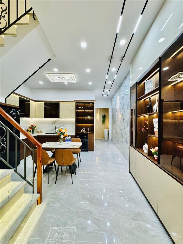 Nhà đẹp 59.2m2 sát chợ gò vấp  lý thường kiệt, gò vấp. giá 3 tỷ 820. shr, hẻm ô tô 4.5m thông