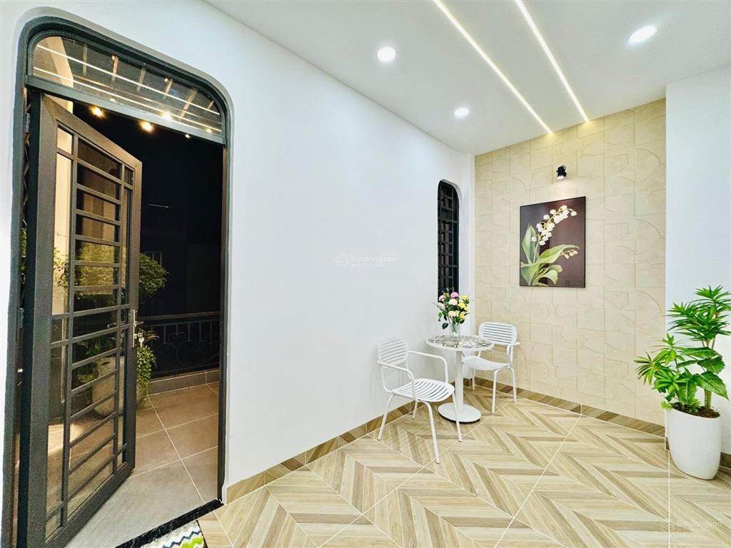 Nhà đẹp 59.2m2 sát chợ gò vấp  lý thường kiệt, gò vấp. giá 3 tỷ 820. shr, hẻm ô tô 4.5m thông