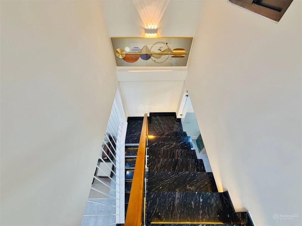 Bán nhà gần sân bay  đ. nguyễn văn công, gò vấp. giá 3 tỷ 220 / 51m2. shr, gần nhiều tiện ích