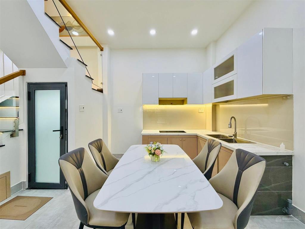 Bán nhà gần sân bay  đ. nguyễn văn công, gò vấp. giá 3 tỷ 220 / 51m2. shr, gần nhiều tiện ích