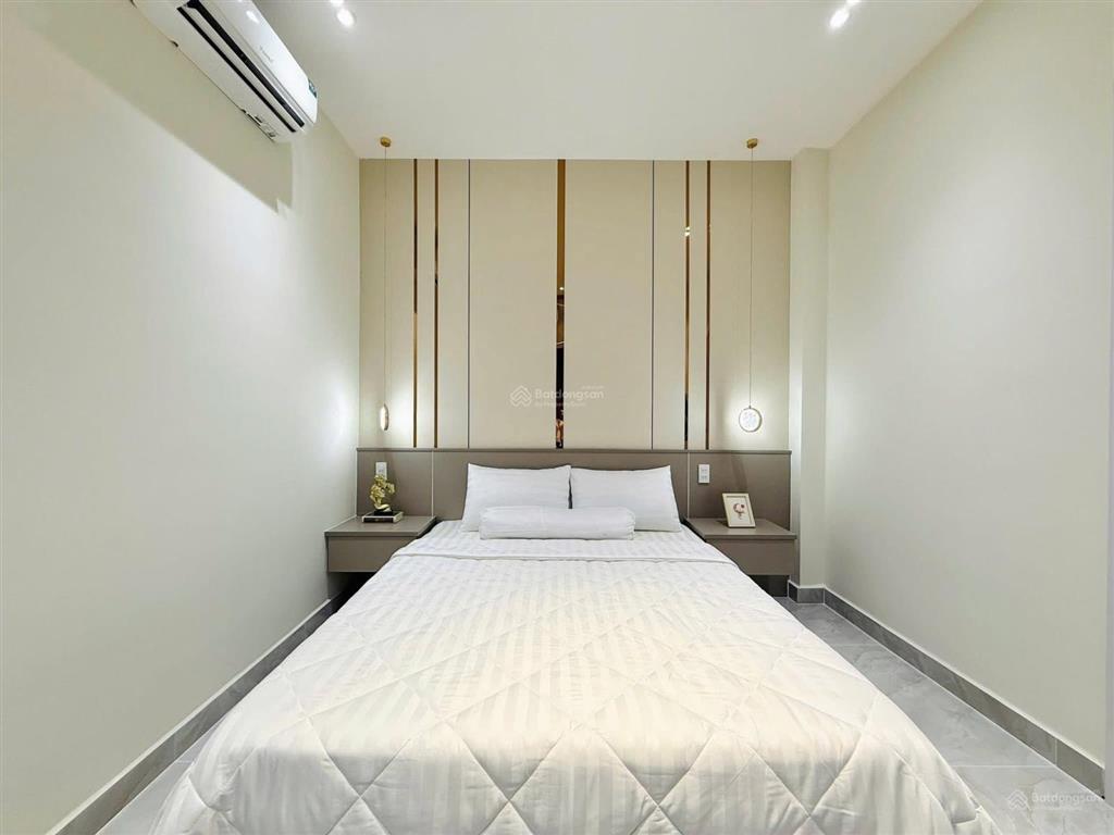 Nhà đẹp gần sân bay  đ. hồng hà, tân bình. 52.8m2. shr, hẻm 5m, khu dân trí cao