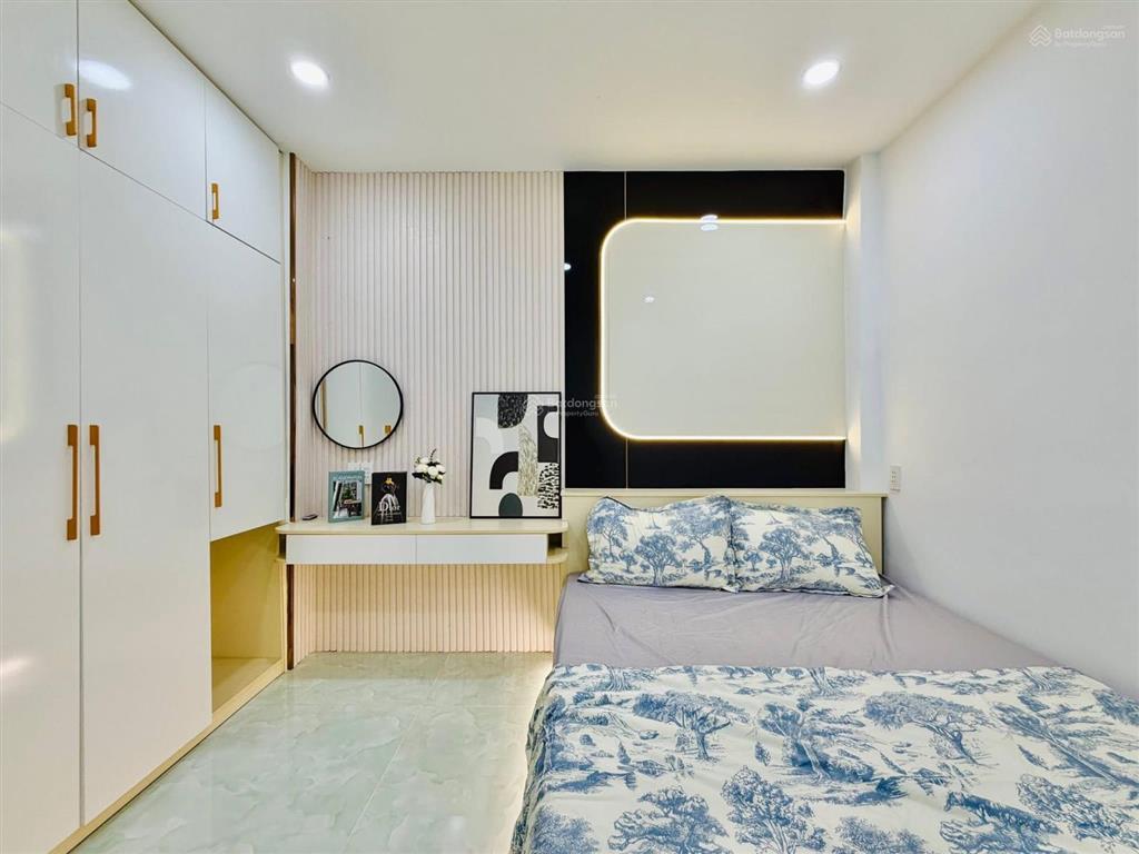 Bán nhà 52.5m2 gần chợ phạm văn hai, tân bình. shr, hẻm lớn, gần nhiều tiện ích