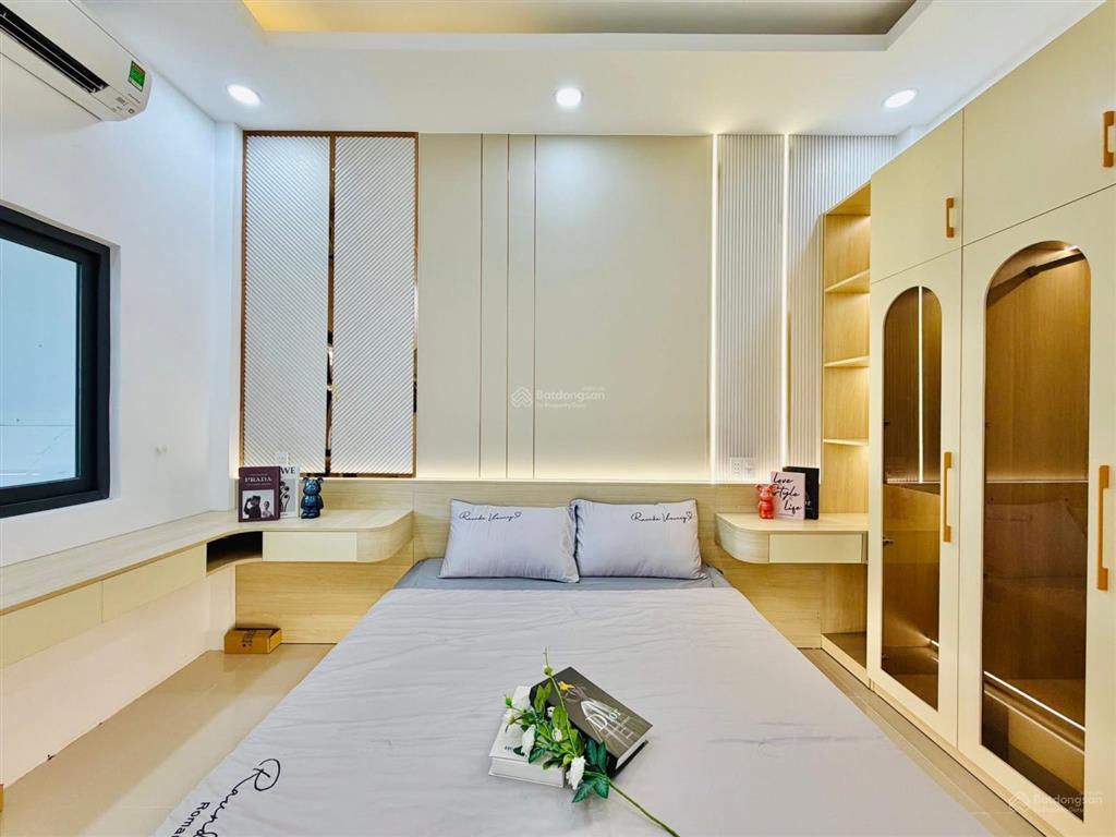 Bán nhà 52.5m2 gần chợ phạm văn hai, tân bình. shr, hẻm lớn, gần nhiều tiện ích
