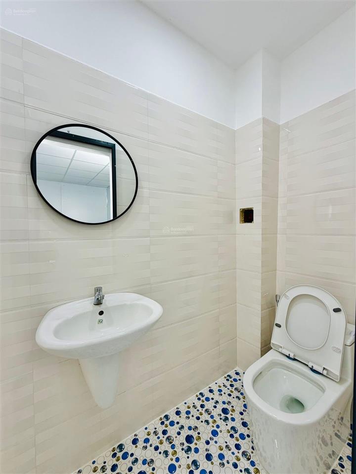 Bán nhà 52.5m2 gần chợ phạm văn hai, tân bình. shr, hẻm lớn, gần nhiều tiện ích