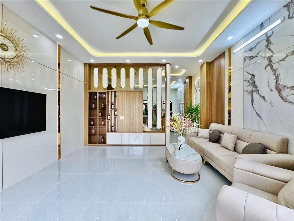 Bán nhanh căn nhà hẻm 1/ đ. bạch đằng, tân bình. 55.2m2. hẻm xe hơi, vị trí đắc địa