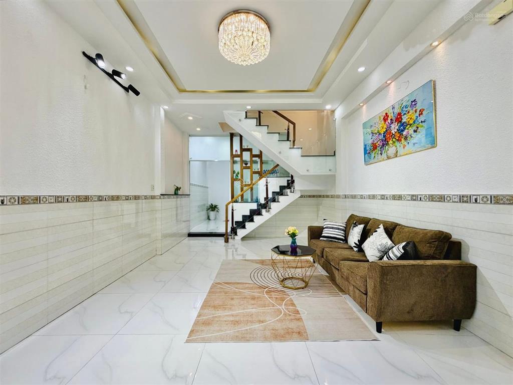 Bán nhà gần chợ cây quéo  hoàng hoa thám, bình thạnh. 49m2, hẻm 4,5m an ninh