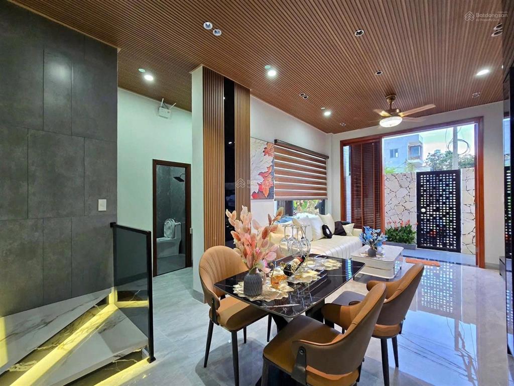 Bán nhà chính chủ, sổ riêng ngay đường số 18, thủ đức. 51m2. hẻm xe hơi