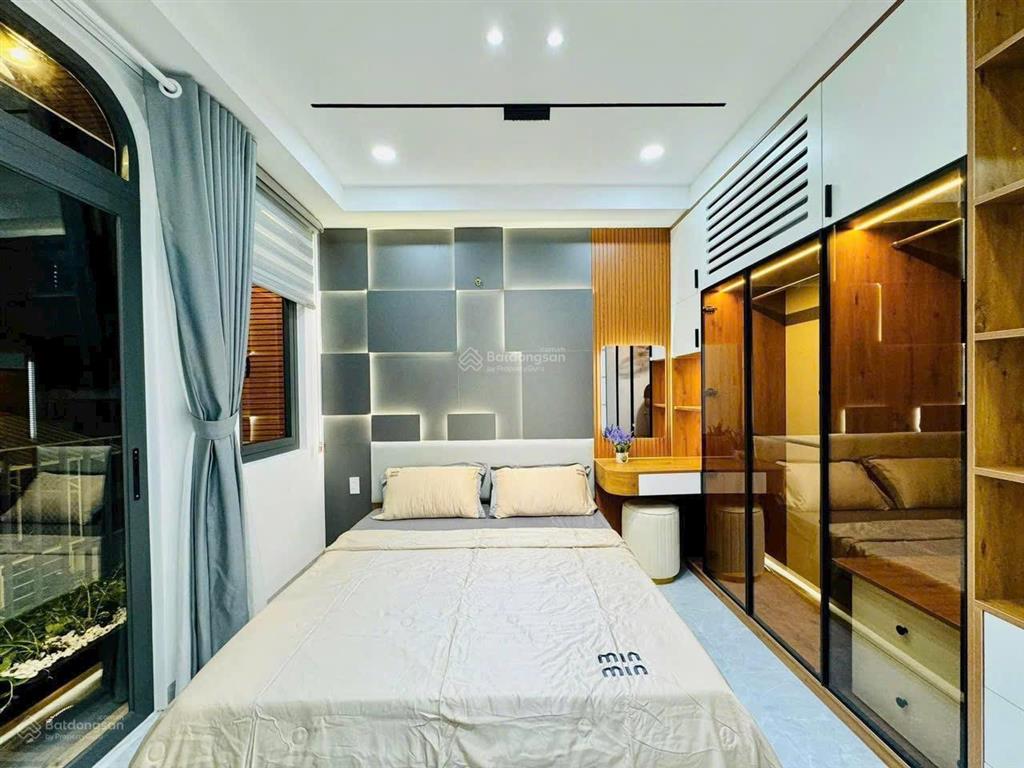 Bán nhà q3 trần quang diệu 53m2. sổ hồng riêng chính chủ