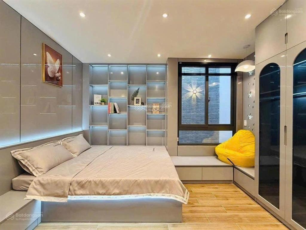 Bán nhà ngay uỷ ban phường cầu kiệu, đường đoàn thị điểm 48m2 sổ riêng