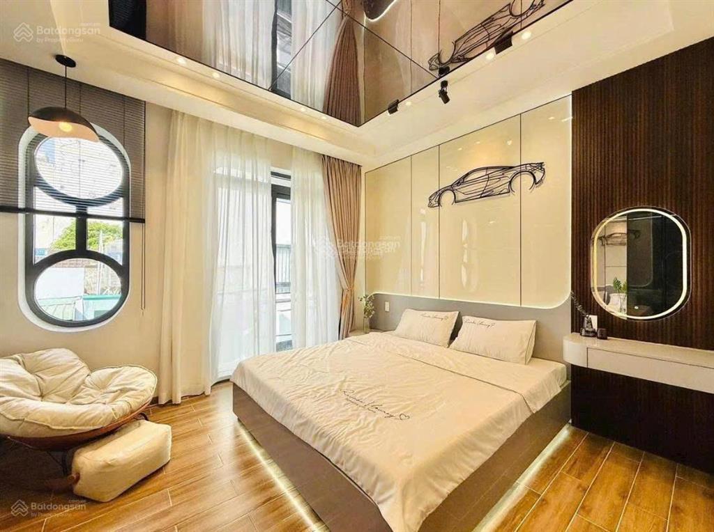 Bán nhà ngay uỷ ban phường cầu kiệu, đường đoàn thị điểm 48m2 sổ riêng