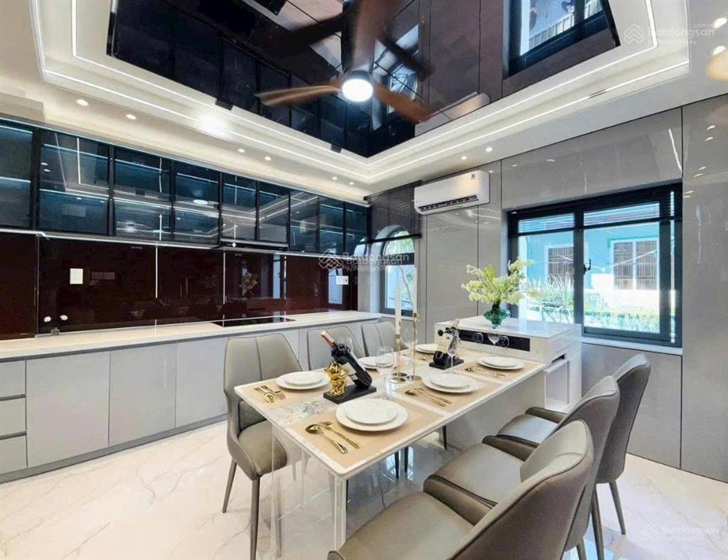 Bán nhà ngay uỷ ban phường cầu kiệu, đường đoàn thị điểm 48m2 sổ riêng