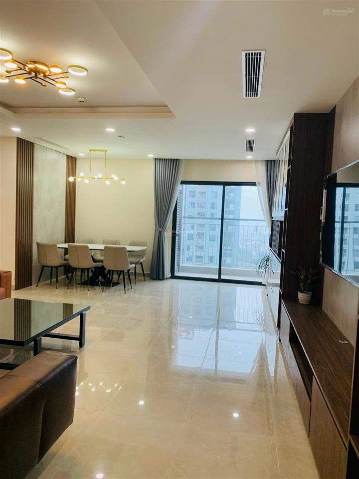 Cực hiếm cho thuê căn góc 3 ngủ full đồ tại golden park, nhà đẹp,120m2 view thành phố  0393 686 ***
