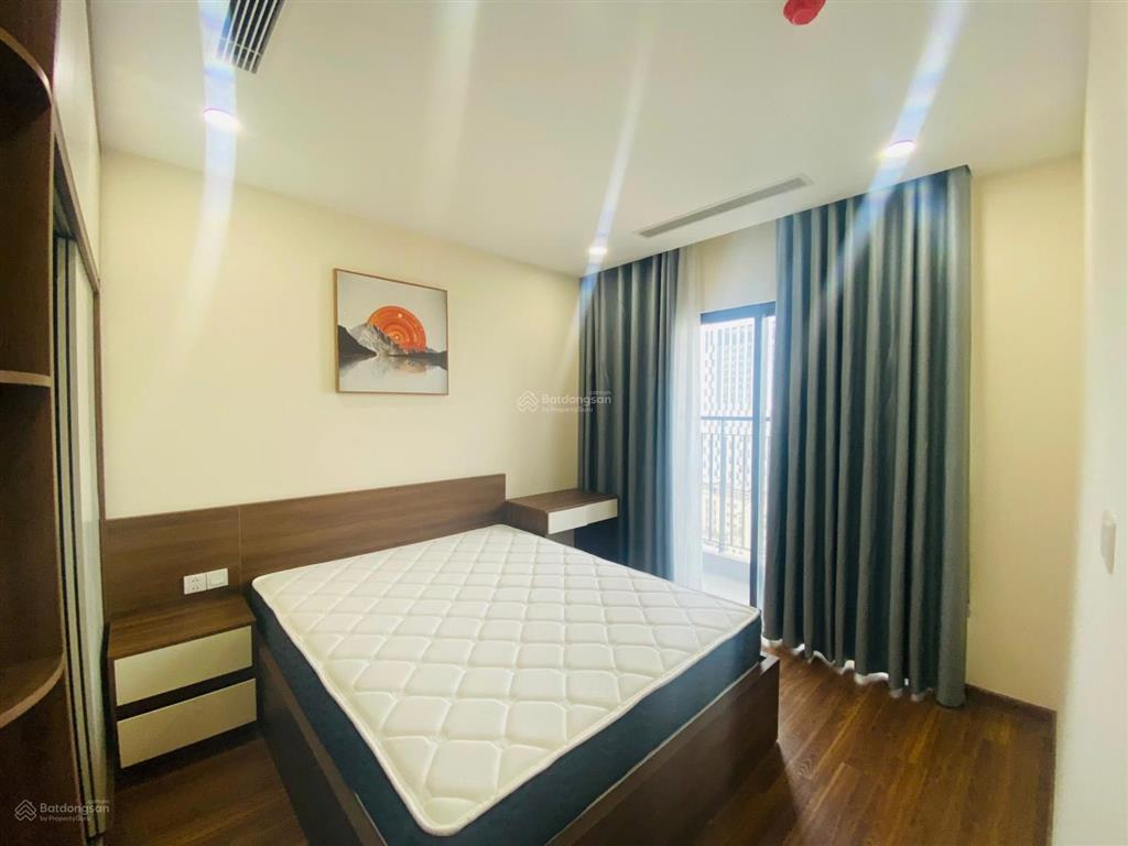 Con trai sang mỹ định cư nên muốn bán căn hộ 3 ngủ 96m2 ở golden park tower  0393 686 ***