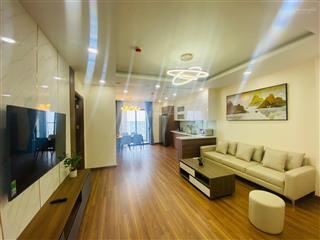 Con trai sang mỹ định cư nên muốn bán căn hộ 3 ngủ 96m2 ở golden park tower  0393 686 ***