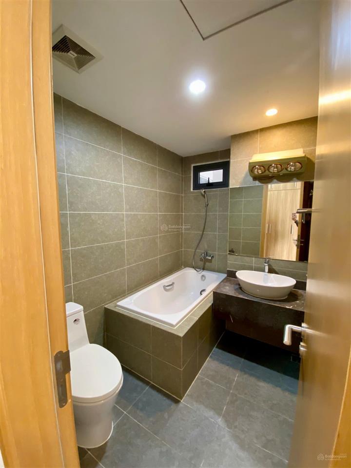 Chính chủ cho thuê căn 3n 115m2 full đồ view thoáng, có slot ôtô dưới hầm vào ở luôn  0393 686 ***