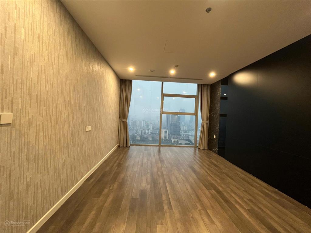 Khách hàn quốc vừa ra nên muốn tìm khách thuê căn 108m² nội thất cơ bản the nine  0393 686 ***