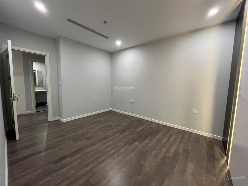 Khách hàn quốc vừa ra nên muốn tìm khách thuê căn 108m² nội thất cơ bản the nine  0393 686 ***