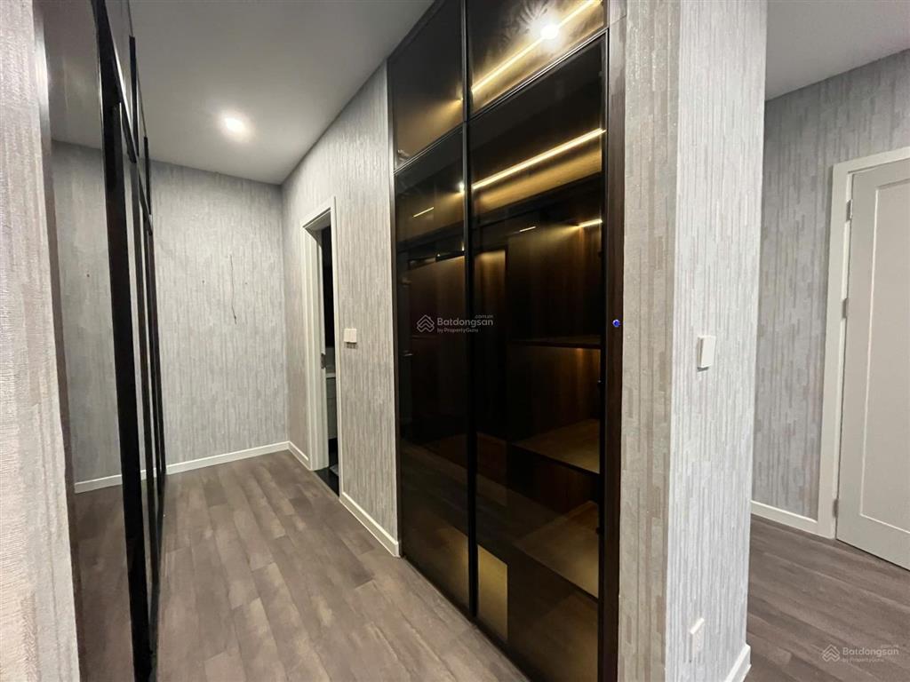 Khách hàn quốc vừa ra nên muốn tìm khách thuê căn 108m² nội thất cơ bản the nine  0393 686 ***