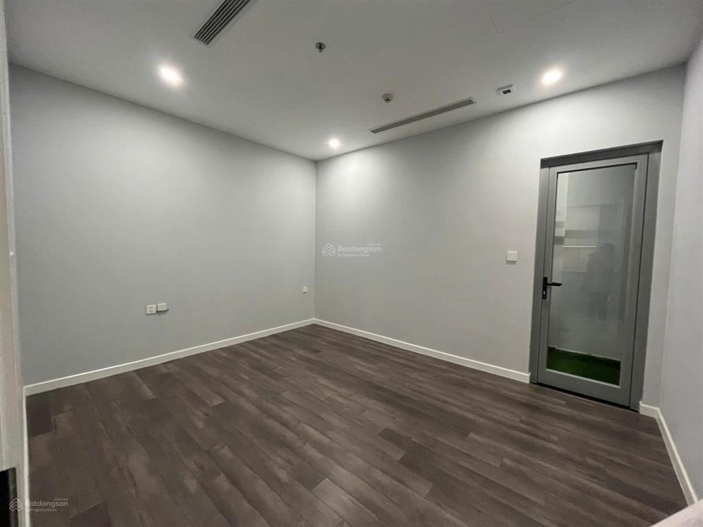 Khách hàn quốc vừa ra nên muốn tìm khách thuê căn 108m² nội thất cơ bản the nine  0393 686 ***
