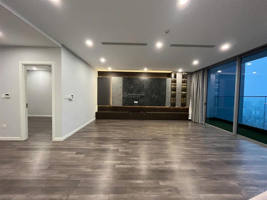Khách hàn quốc vừa ra nên muốn tìm khách thuê căn 108m² nội thất cơ bản the nine  0393 686 ***