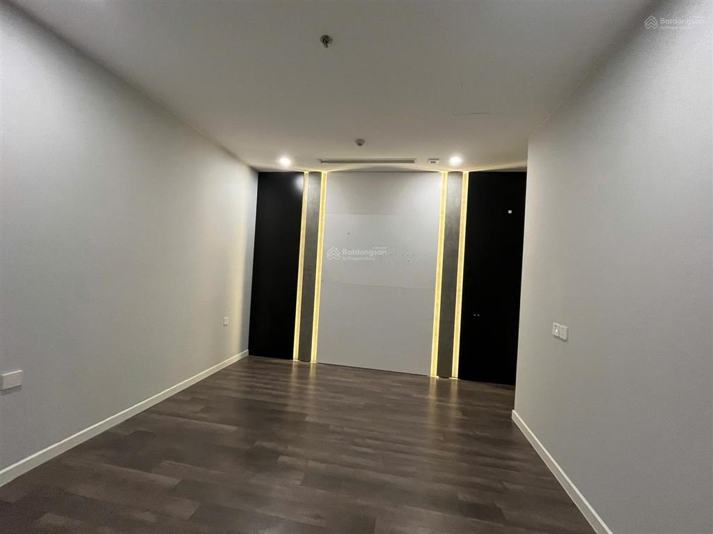 Khách hàn quốc vừa ra nên muốn tìm khách thuê căn 108m² nội thất cơ bản the nine  0393 686 ***