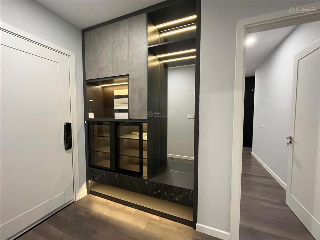 Khách hàn quốc vừa ra nên muốn tìm khách thuê căn 108m² nội thất cơ bản the nine  0393 686 ***