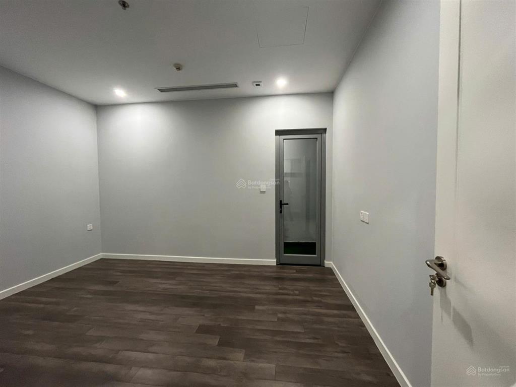 Khách hàn quốc vừa ra nên muốn tìm khách thuê căn 108m² nội thất cơ bản the nine  0393 686 ***