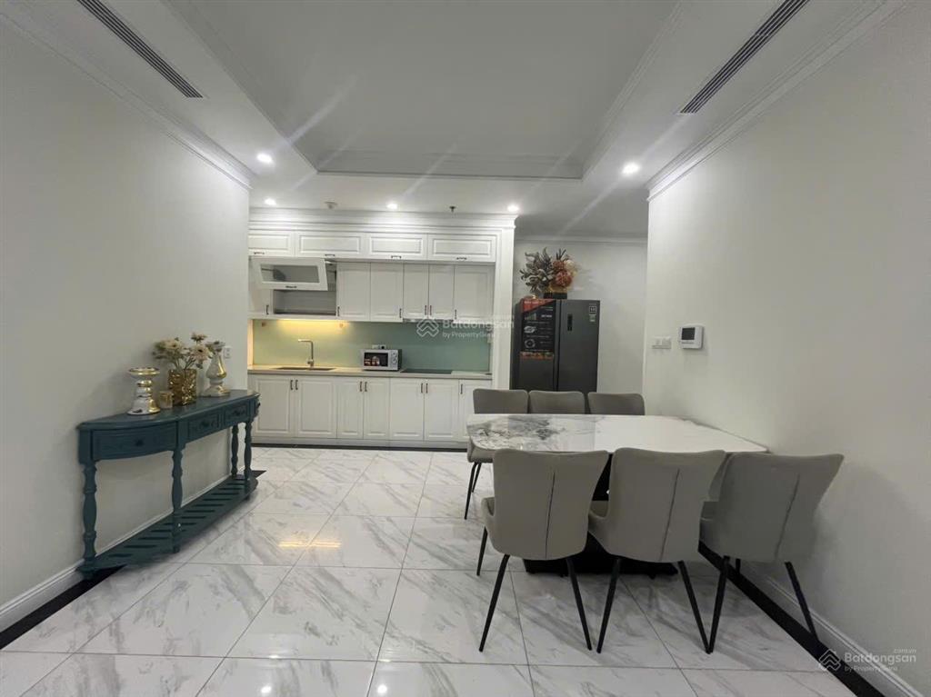 Cho thuê 3 ngủ tầng trung đầy đủ nội thất vào ở luôn tại hateco laroma  0393 686 ***