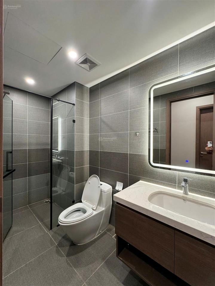 Chính chủ cho thuê tại hoàng thành pearl 3 ngủ đủ nội thất tầng trung, ở được luôn  0393 686 ***