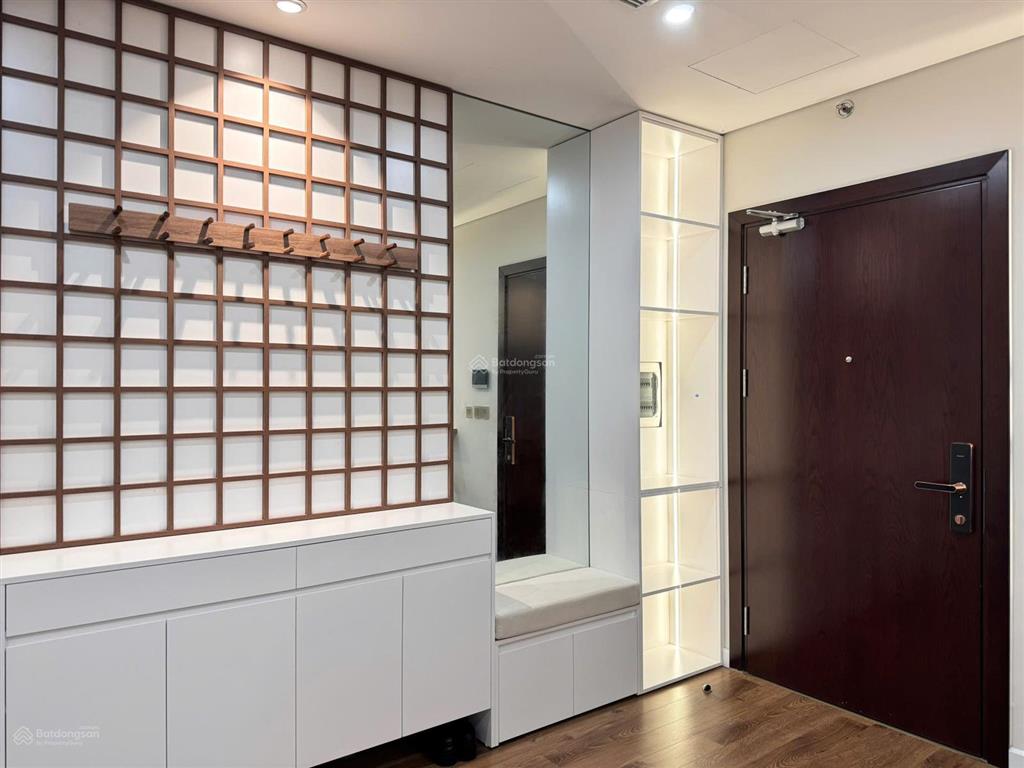 Chính chủ cho thuê tại hoàng thành pearl 3 ngủ đủ nội thất tầng trung, ở được luôn  0393 686 ***