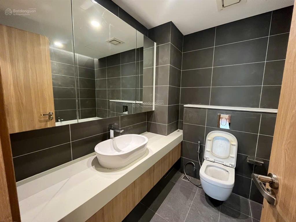Cho thuê the zei 2 ngủ 85m2 nội thất cơ bản chủ đầu tư, vào ở được luôn  0393 686 ***