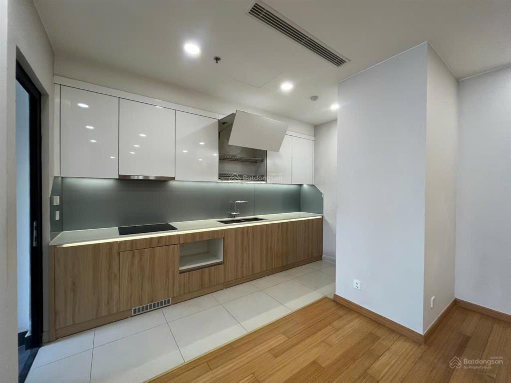 Cho thuê the zei 2 ngủ 85m2 nội thất cơ bản chủ đầu tư, vào ở được luôn  0393 686 ***