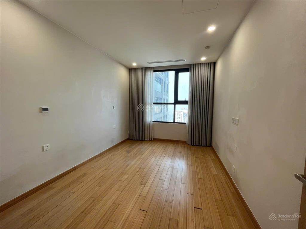 Cho thuê the zei 2 ngủ 85m2 nội thất cơ bản chủ đầu tư, vào ở được luôn  0393 686 ***