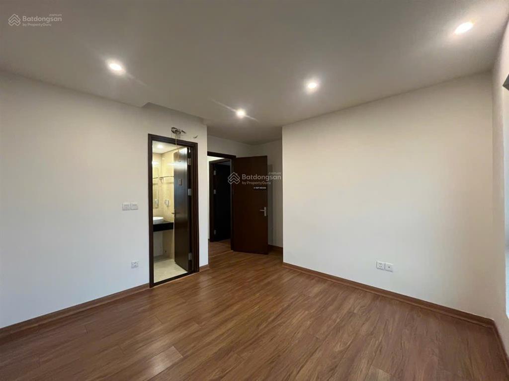 Chính chủ cho thuê căn hộ 3 ngủ 100m2nội thất nguyên bản chủ đầu tư,vào ở được luôn  0393 686 ***