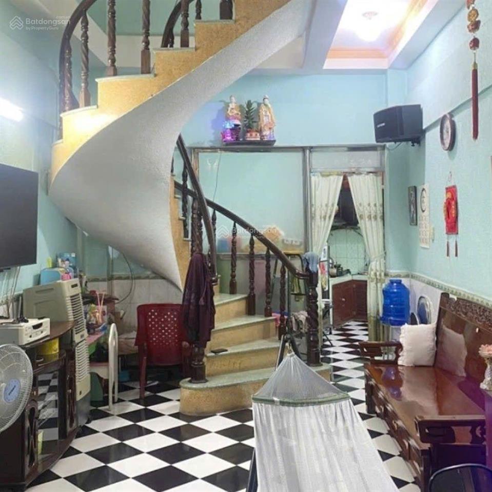 Hẻm xe hơi gần chợ bình thới quận 11