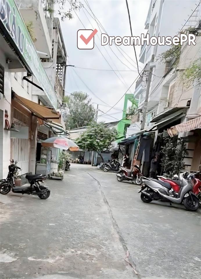 Nhà ngay chợ bình thới kinh doanh đông.