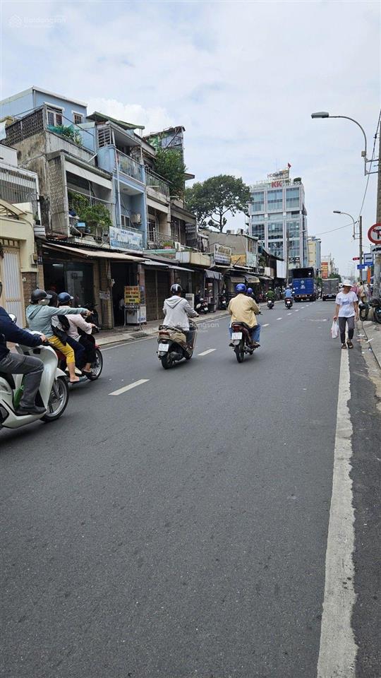 Chính chủ 1 đời gấp định cư giảm sâu nhà mặt tiền 6 tầng cạnh quận 5