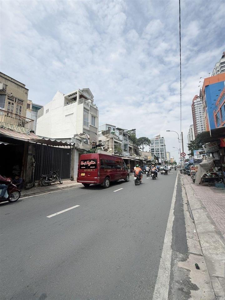 Chính chủ 1 đời gấp định cư giảm sâu nhà mặt tiền 6 tầng cạnh quận 5
