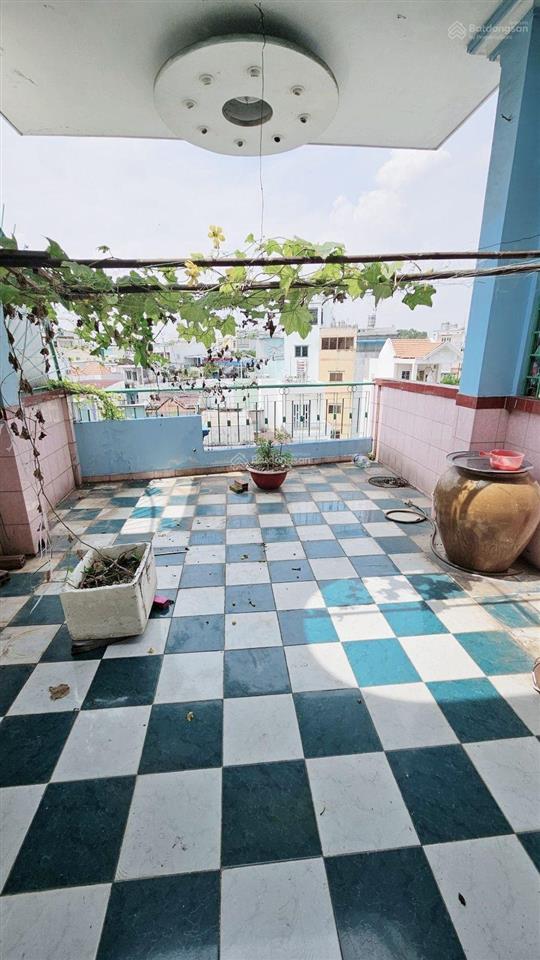 Chính chủ 1 đời gấp định cư giảm sâu nhà mặt tiền 6 tầng cạnh quận 5