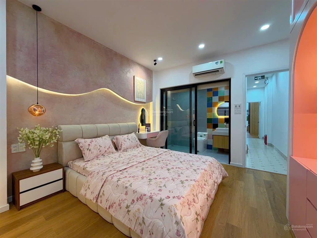 Bán nhà phường phú nhuận, 61m2  3 tầng  4pn full nội thất ở ngay  sát hxh  chỉ 9.x tỷ