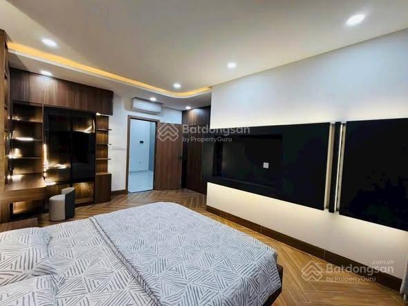 Siêu hiếm  nhà mới có thang máy  sát hẻm xe tải phan văn trị  100m2  giá 9.65 tỷ
