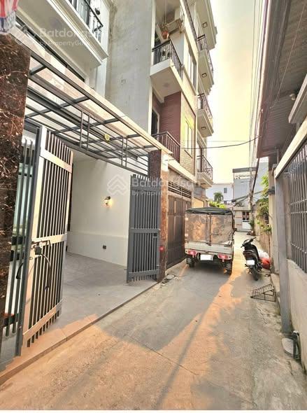 Bán nhà hoàng hoa thám bình thạnh, 68m2, hẻm ô tô tránh, 4 tầng mới, sổ đẹp, 8.x tỷ