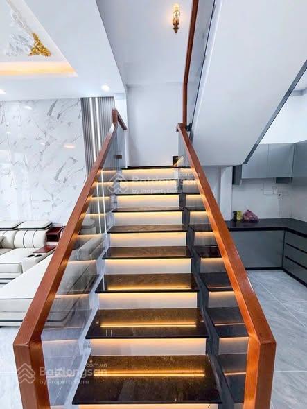 Bán nhà nơ trang long bình thạnh 56m2, ô tô đỗ cửa, sổ hoàn công đủ, hỗ trợ vay 80%, giá chỉ 6 tỷ
