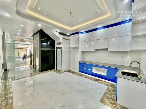 Khu vip đoàn thị điểm, phú nhuận 80m, 4 tầng, thang máy, 7pn 7wc khép kín, gara ô tô, 10đ++
