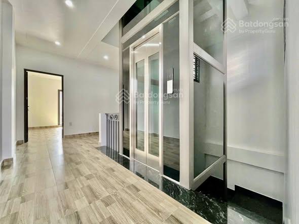 Khu vip đoàn thị điểm, phú nhuận 80m, 4 tầng, thang máy, 7pn 7wc khép kín, gara ô tô, 10đ++