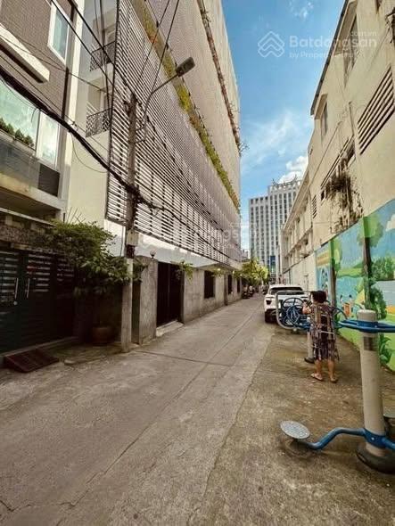 Hàng hiếm hiếm có phan xích long ngay bv hoàn mỹ  3 tầng btct mới 55m2 cách đường 100m, bán nhà
