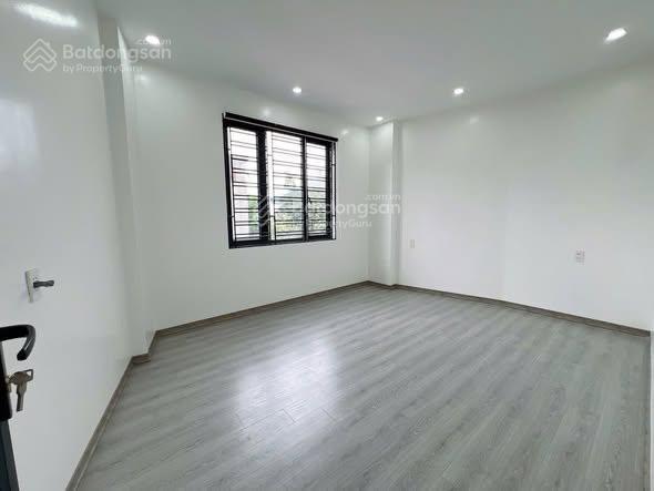 Hàng hiếm hiếm có phan xích long ngay bv hoàn mỹ  3 tầng btct mới 55m2 cách đường 100m, bán nhà