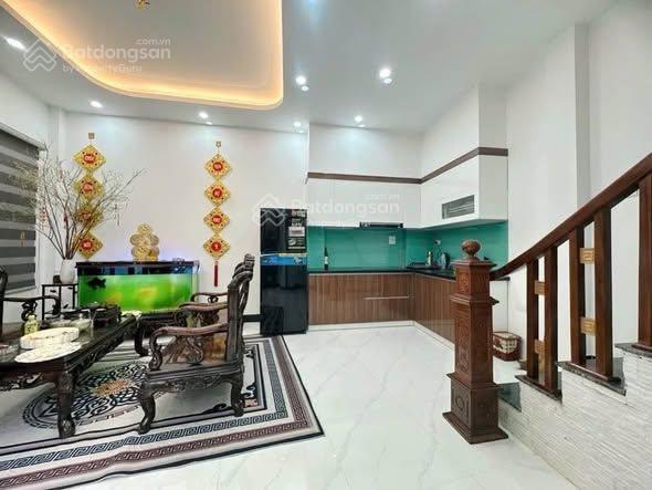 Lô góc kinh doanh cô giang phú nhuận  9,95 tỷ 5 tầng mới đẹp ô tô dừng đỗ tận cửa, bán nhà